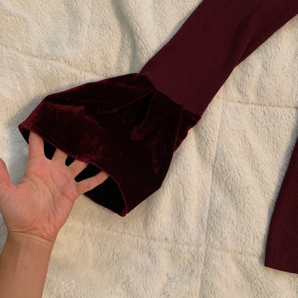 Velvet sleeve sweater - Picture 3 of 5